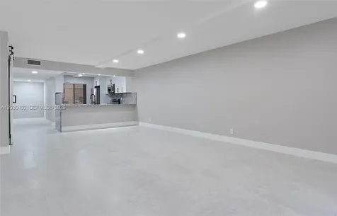 193 Lakeview Drive Weston FL 33326