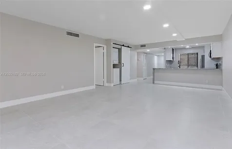 193 Lakeview Drive Weston FL 33326