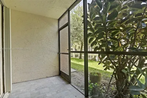 193 Lakeview Drive Weston FL 33326