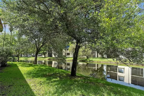 193 Lakeview Drive Weston FL 33326