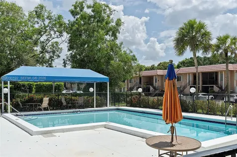 193 Lakeview Drive Weston FL 33326