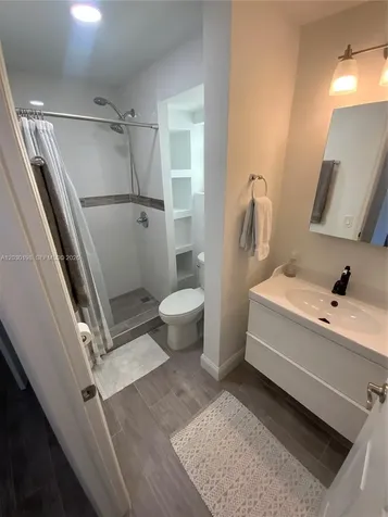 6444 Collins Avenue Miami Beach FL 33141