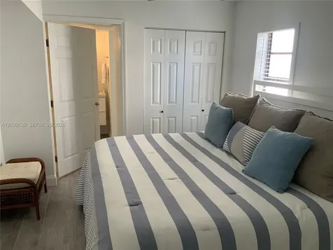 6444 Collins Avenue Miami Beach FL 33141