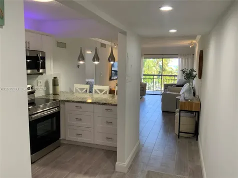 6444 Collins Avenue Miami Beach FL 33141