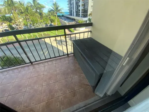 6444 Collins Avenue Miami Beach FL 33141