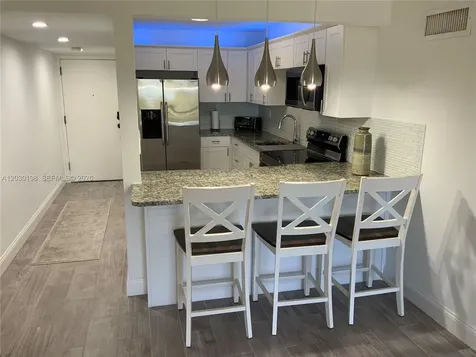 6444 Collins Avenue Miami Beach FL 33141