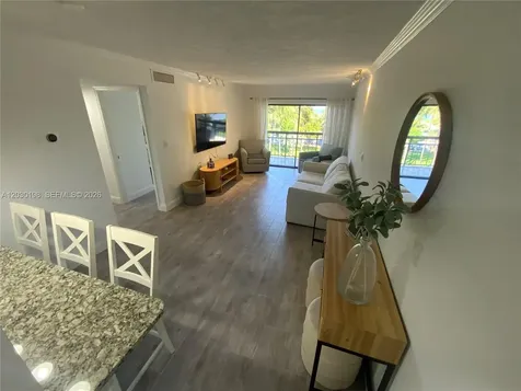 6444 Collins Avenue Miami Beach FL 33141