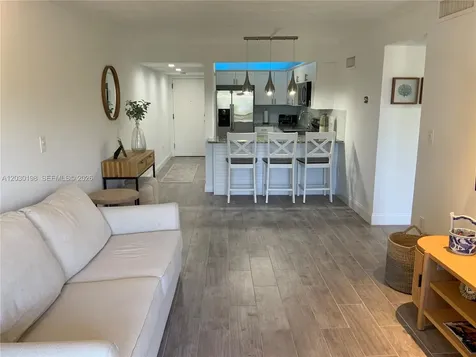 6444 Collins Avenue Miami Beach FL 33141