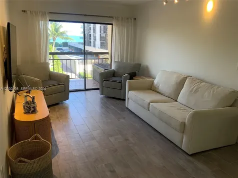 6444 Collins Avenue Miami Beach FL 33141
