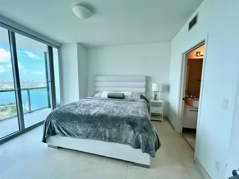 888 Biscayne Boulevard Miami FL 33132