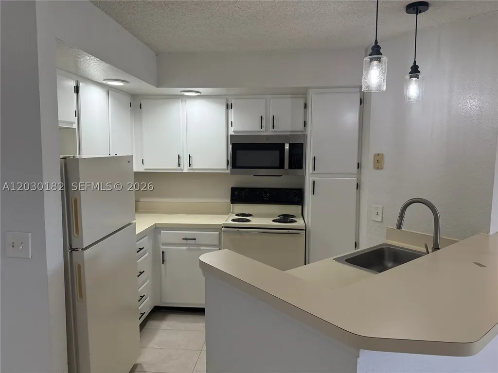 3330 N Pinewalk Drive N Margate FL 33063