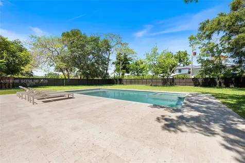 9530 SW 95th Court Miami FL 33176