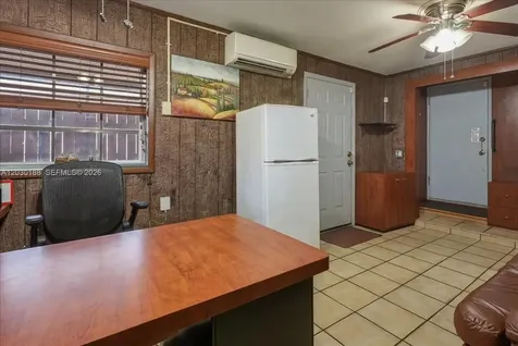 4263 NW 5th Street Miami FL 33126