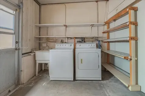 4263 NW 5th Street Miami FL 33126
