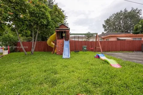 4263 NW 5th Street Miami FL 33126