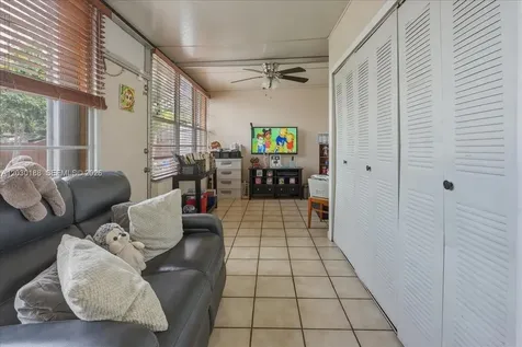 4263 NW 5th Street Miami FL 33126