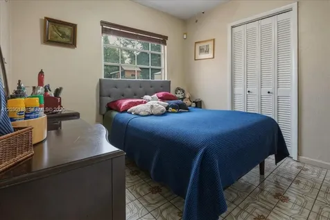 4263 NW 5th Street Miami FL 33126