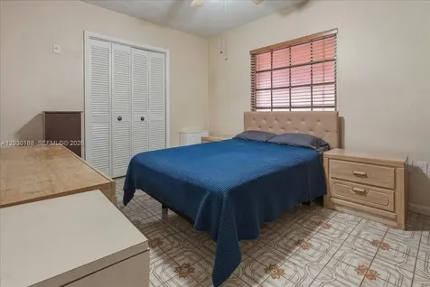 4263 NW 5th Street Miami FL 33126