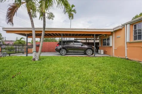 4263 NW 5th Street Miami FL 33126