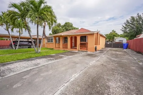 4263 NW 5th Street Miami FL 33126