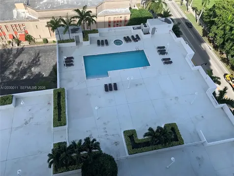 275 NE 18th Miami FL 33132