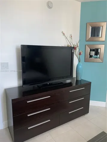 275 NE 18th Miami FL 33132