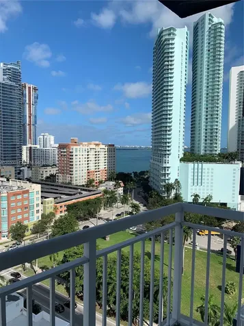 275 NE 18th Miami FL 33132