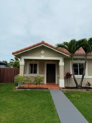 706 SE 14th Avenue Homestead FL 33033