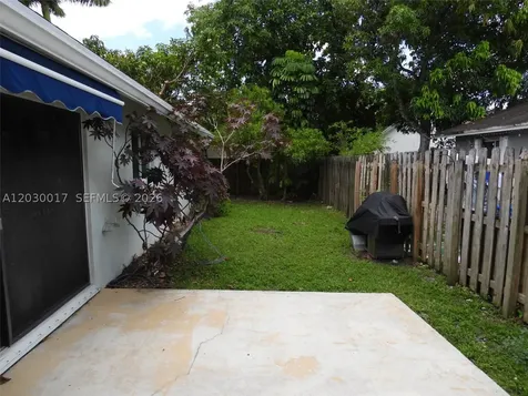 9331 NW 33rd Manor Sunrise FL 33351