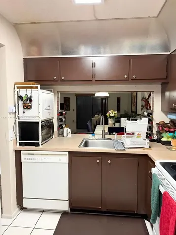 9117 NW 1st Court Pembroke Pines FL 33024
