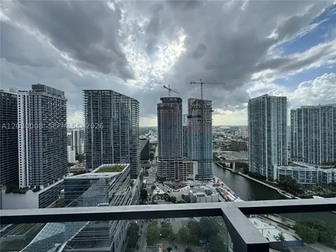 68 SE 6th Street Miami FL 33131