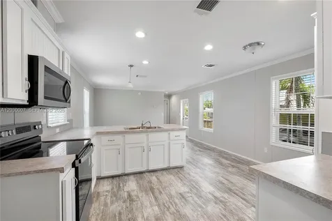 5530 SW 32nd Terrace Dania Beach FL 33312