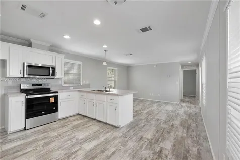 5530 SW 32nd Terrace Dania Beach FL 33312
