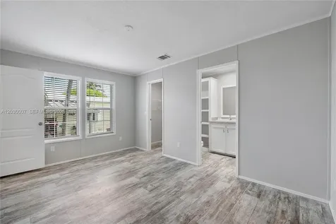 5530 SW 32nd Terrace Dania Beach FL 33312