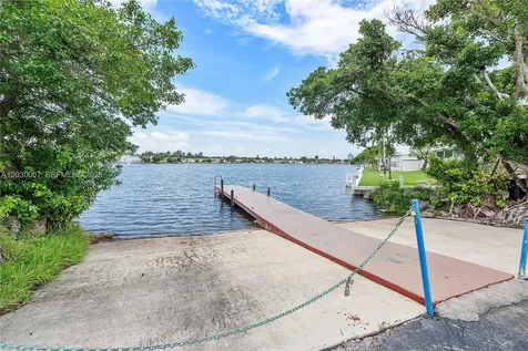 5530 SW 32nd Terrace Dania Beach FL 33312