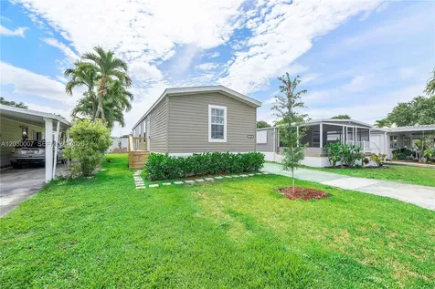 5530 SW 32nd Terrace Dania Beach FL 33312