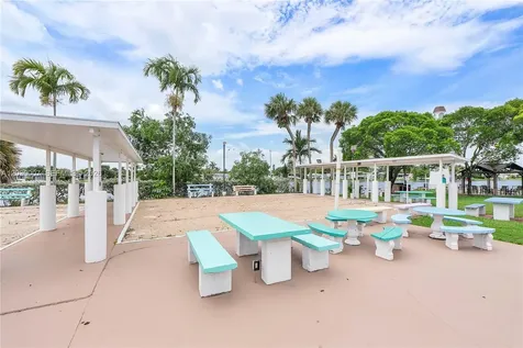 5530 SW 32nd Terrace Dania Beach FL 33312