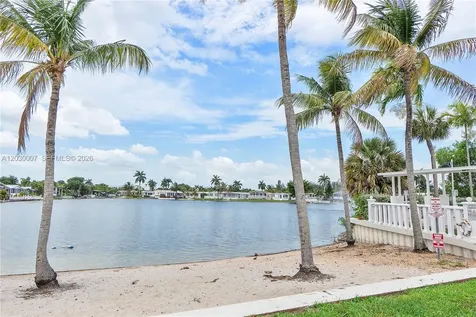 5530 SW 32nd Terrace Dania Beach FL 33312