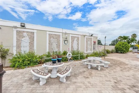 5530 SW 32nd Terrace Dania Beach FL 33312