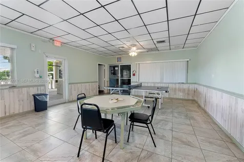 5530 SW 32nd Terrace Dania Beach FL 33312