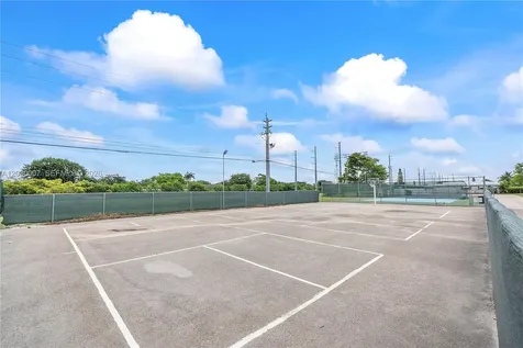 5530 SW 32nd Terrace Dania Beach FL 33312