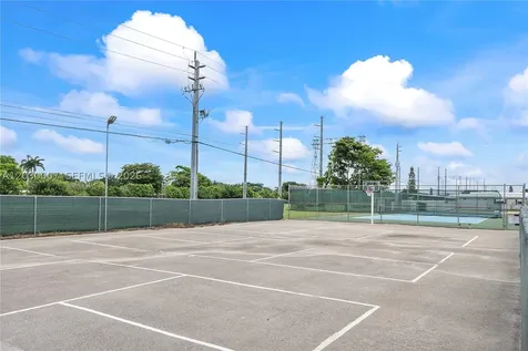 5530 SW 32nd Terrace Dania Beach FL 33312