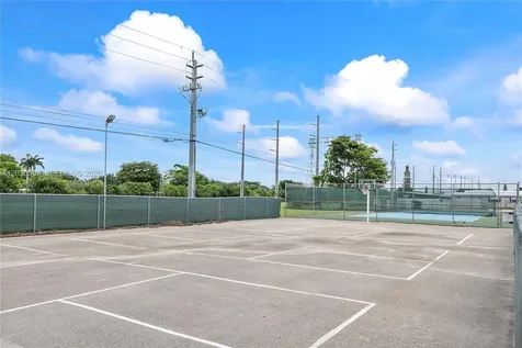 5530 SW 32nd Terrace Dania Beach FL 33312