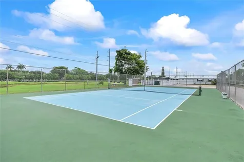 5530 SW 32nd Terrace Dania Beach FL 33312