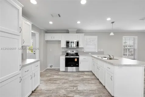 5530 SW 32nd Terrace Dania Beach FL 33312