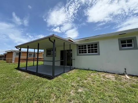 3222 NW 182nd Street Miami Gardens FL 33056