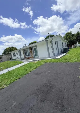 3222 NW 182nd Street Miami Gardens FL 33056