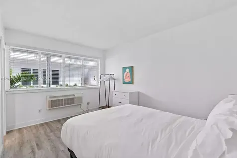 7325 Carlyle Avenue Miami Beach FL 33141