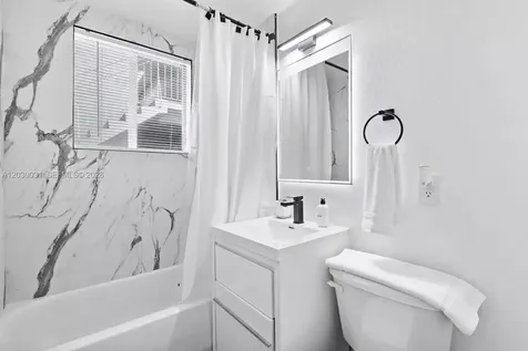 7325 Carlyle Avenue Miami Beach FL 33141