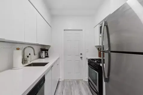 7325 Carlyle Avenue Miami Beach FL 33141